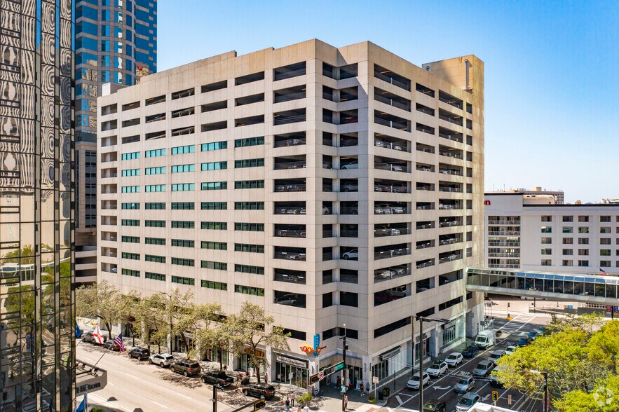More Photos Of 203 N Ashley Dr, Tampa Parking Lot For Lease