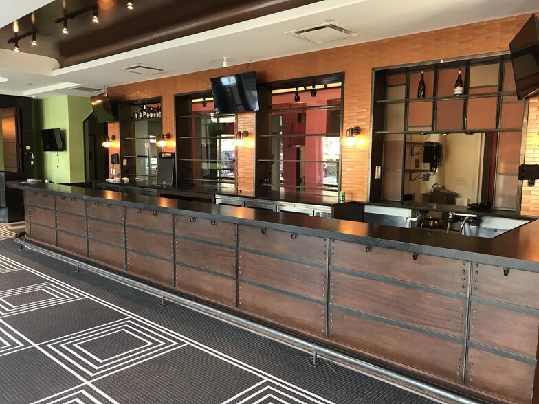 More Photos Of 1 Walker Ave, Clarendon Hills Office For Lease