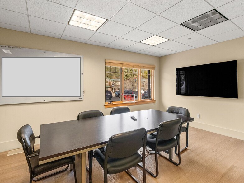 More Photos Of 36 Center Ln, Big Sky Office For Lease