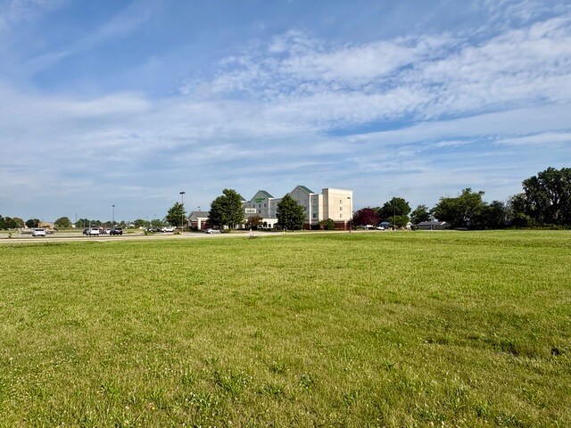 More Photos Of 475 Riverstone Pkwy, Kankakee Land For Sale
