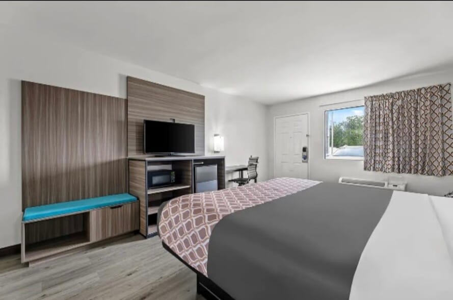 More Photos Of 35 US Highway 84 E, Cairo Hotel For Sale
