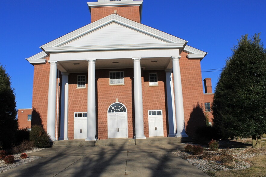 More Photos Of 401 W Poplar St, Elizabethtown Religious Facility For Sale
