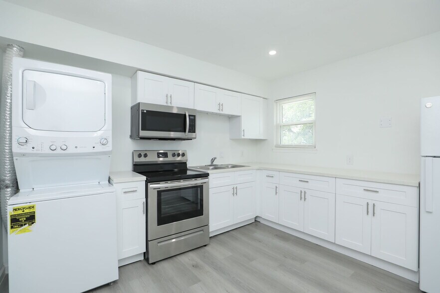 More Photos Of 712 Ball St, Galveston Apartments For Sale