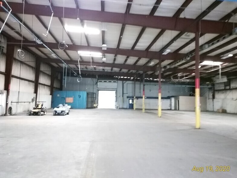 More Photos Of 400 Ingham Ave, Blasdell Light Distribution For Lease