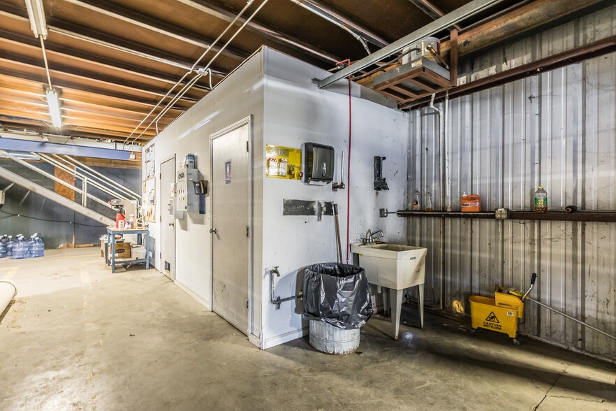 More Photos Of 700 E Texas Ave, Rayne Warehouse For Sale