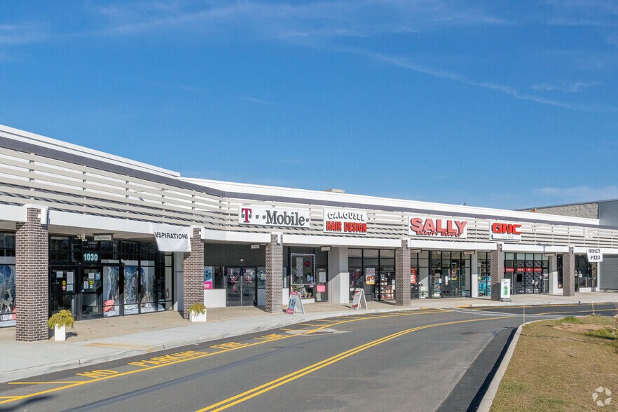 More Photos Of 1000-1074 US Highway 9, Parlin General Retail For Lease