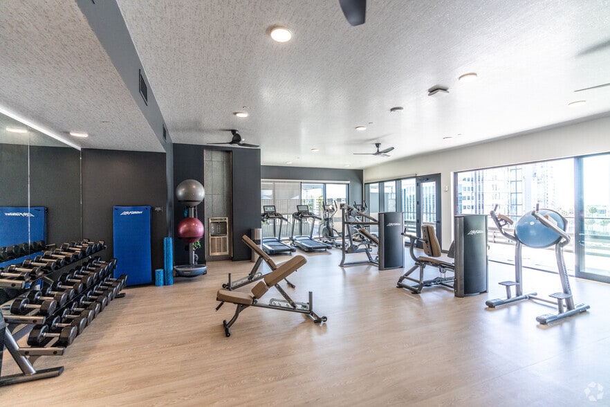 More Photos Of 500 W Broadway, Long Beach Apartments For Lease