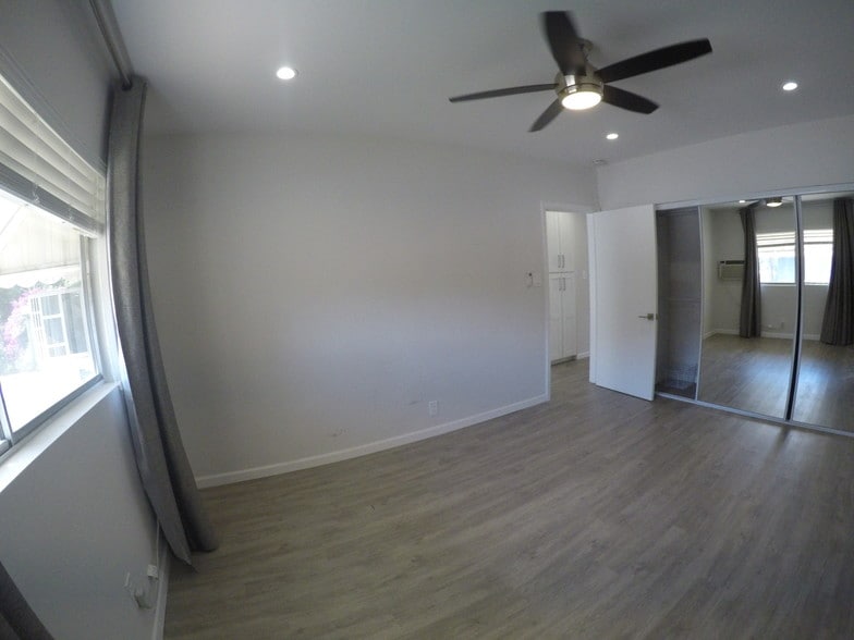 More Photos Of 7631 Norton Ave, West Hollywood Apartments For Sale