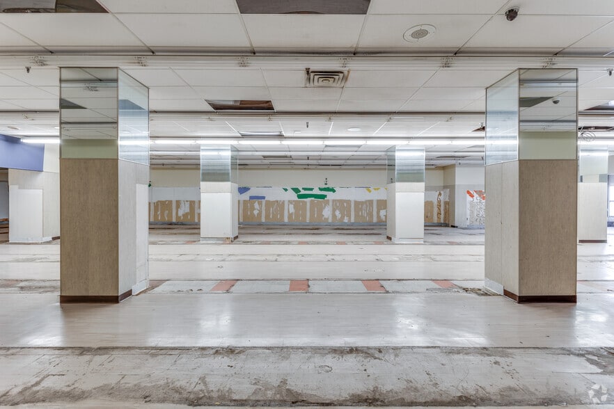 More Photos Of 215 S Broad St, Philadelphia Office For Lease