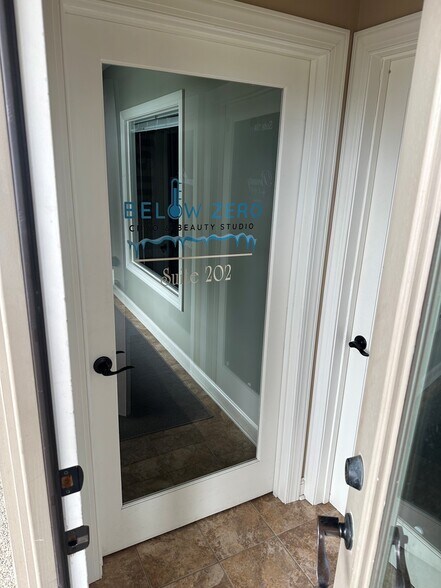 More Photos Of 1000 Coombs Farm Dr, Morgantown Office For Lease