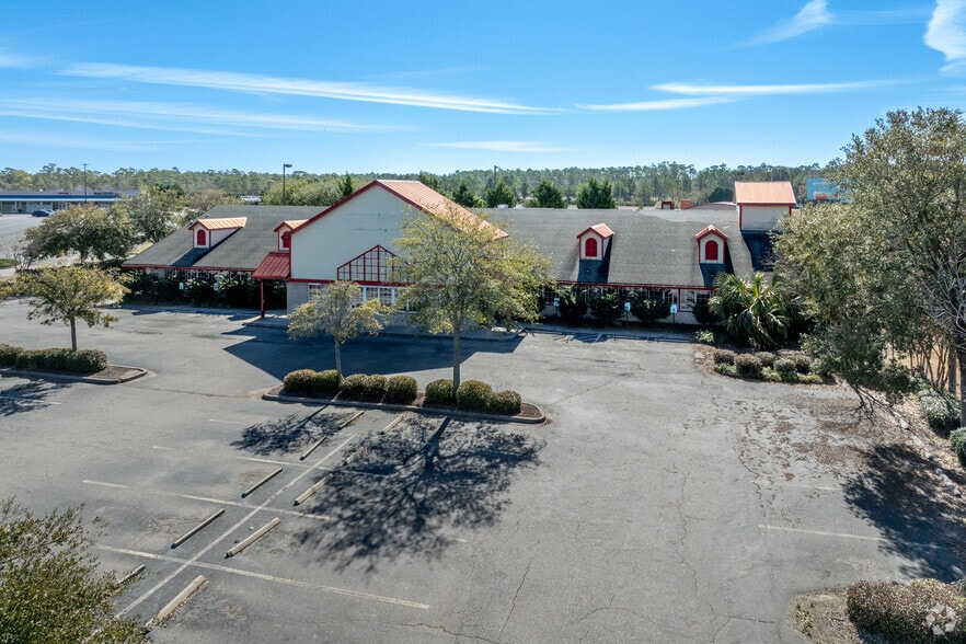 Primary Photo Of 10600 Kings Rd, Myrtle Beach Restaurant For Lease
