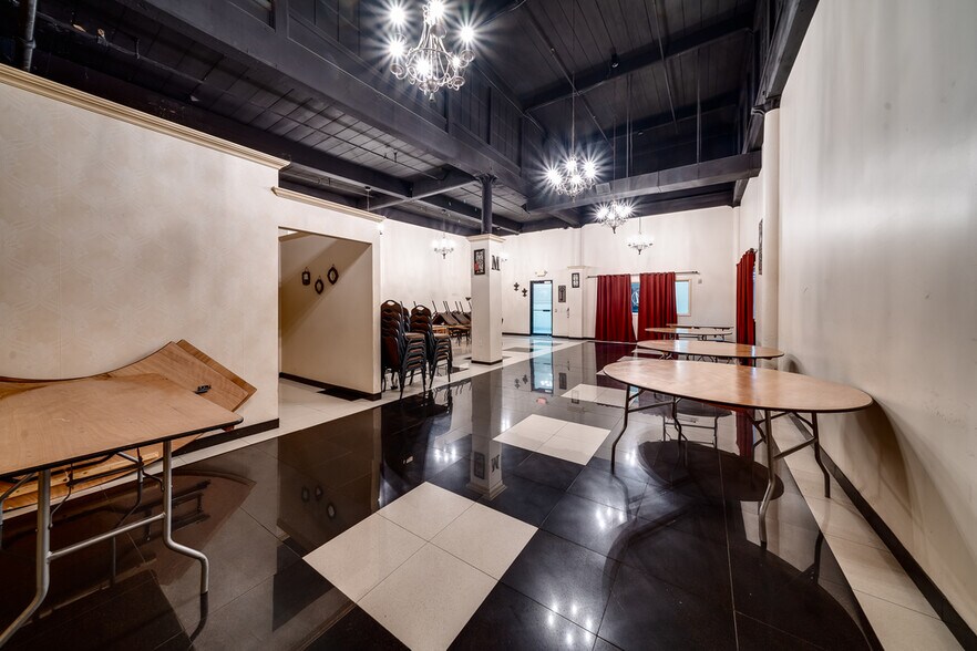 More Photos Of 224 Stockton St, Phillipsburg Showroom For Lease