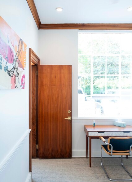 More Photos Of 215 Church St, Decatur Loft Creative Space For Lease