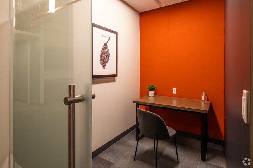 More Photos Of 6 Cardinal Way, Saint Louis Office For Lease