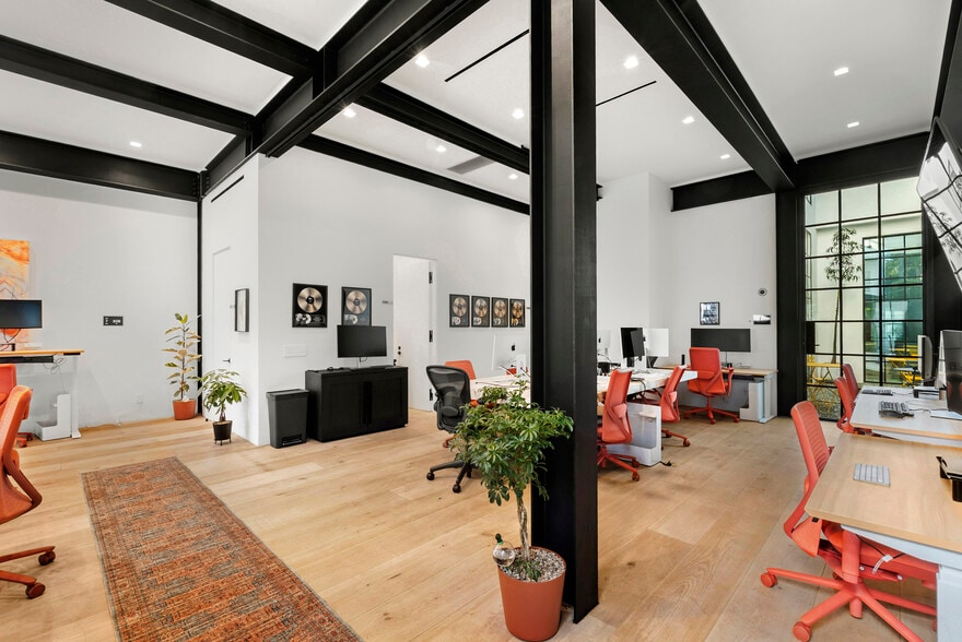 More Photos Of 1346 Abbot Kinney Blvd, Venice Office For Sale