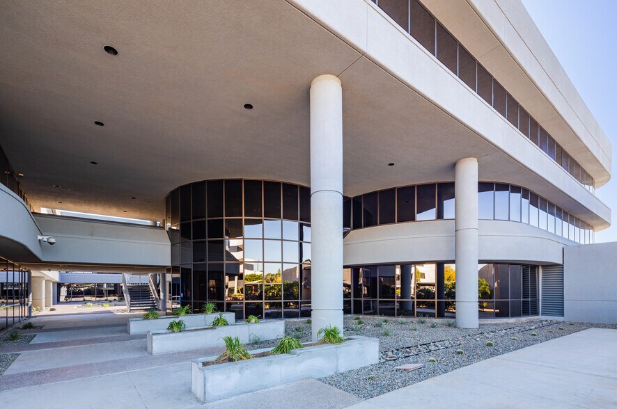 More Photos Of 8900 N 22nd Ave, Phoenix Office For Sale