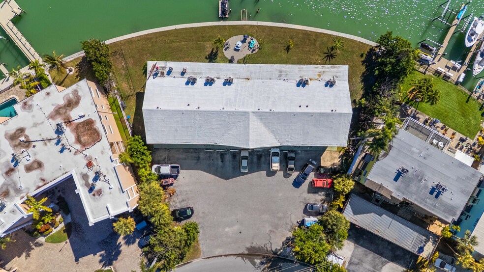 More Photos Of 275 116th Ave, Treasure Island Apartments For Sale