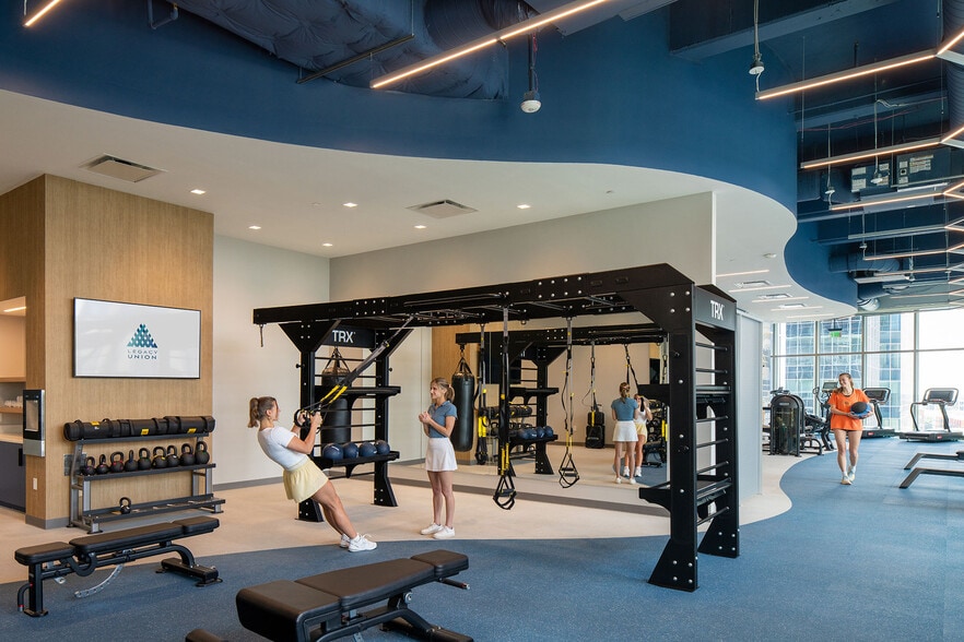 More Photos Of 600 S Tryon St, Charlotte Office For Lease