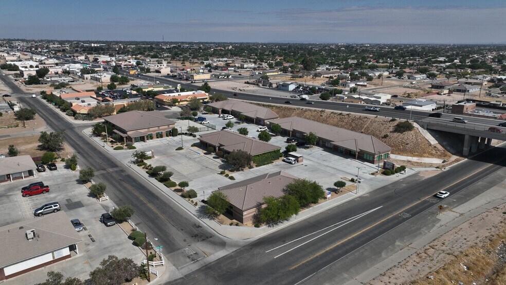 More Photos Of 16490 Walnut St, Hesperia Unknown For Lease