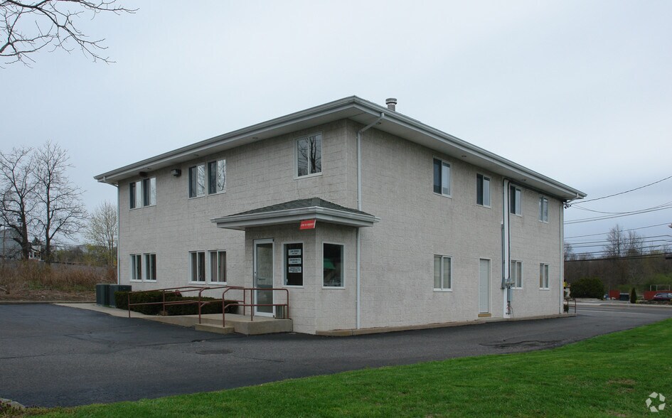 More Photos Of 2450 Middle Country Rd, Centereach Office For Sale