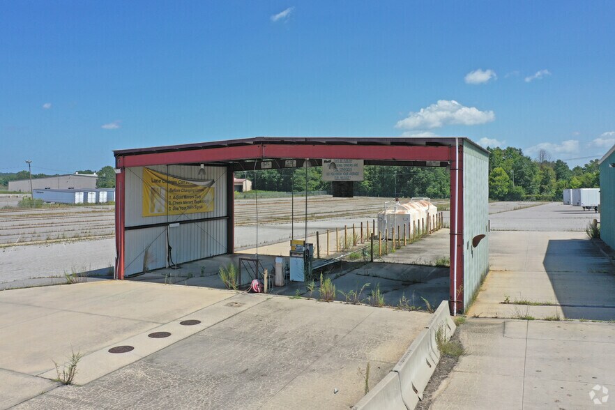 More Photos Of 406 Summit Rd, Eden Truck Terminal For Sale