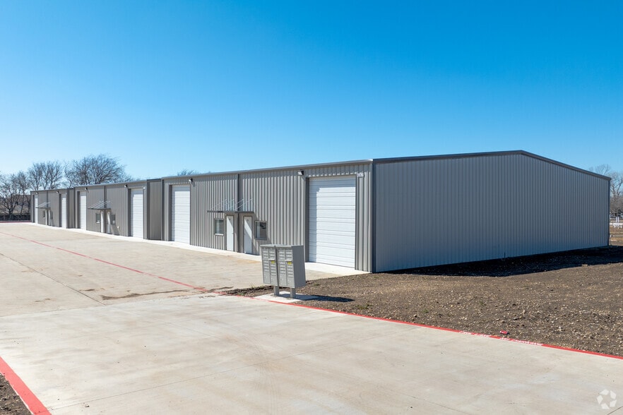 Primary Photo Of 17540 Matany Rd, Justin Distribution For Lease