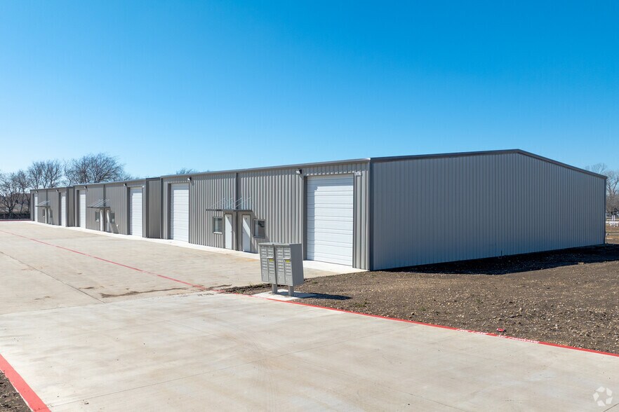 Primary Photo Of 17540 Matany Rd, Justin Distribution For Sale