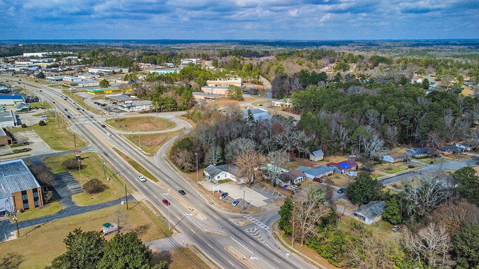 More Photos Of 4849 Mercer University Dr, Macon-Bibb Storefront For Sale