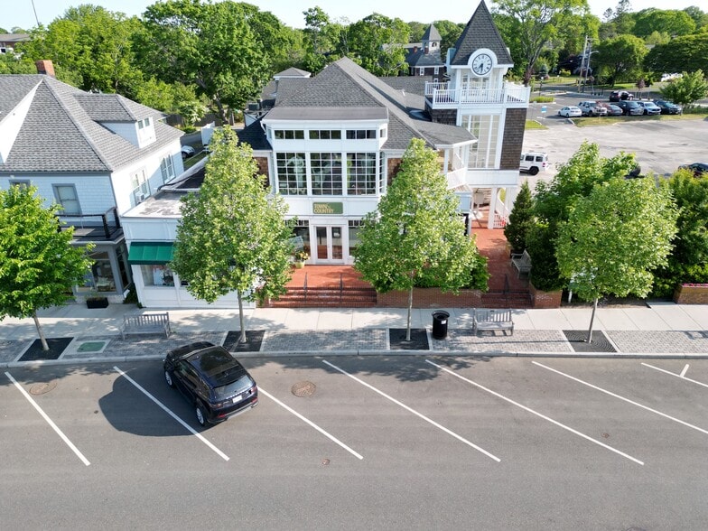 More Photos Of 132 Main St, Westhampton Beach Storefront Retail Office For Lease