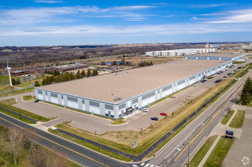 More Photos Of 2101 4th Ave E, Shakopee Distribution For Lease