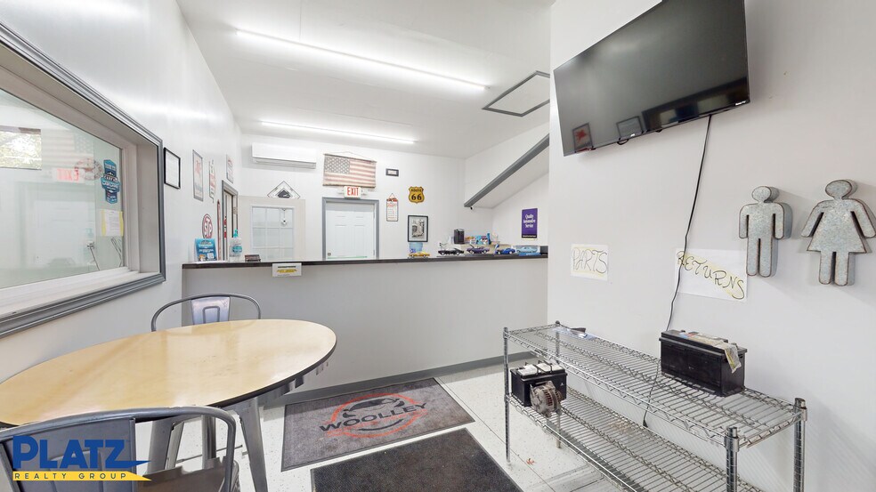More Photos Of 523 E Western Reserve Rd, Poland Auto Dealership For Sale