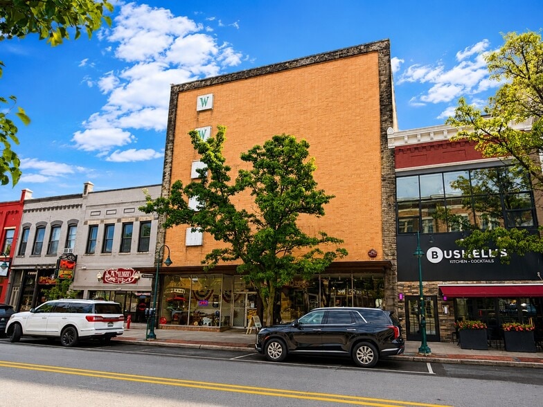 More Photos Of 123 S Union St, Traverse City Freestanding For Sale