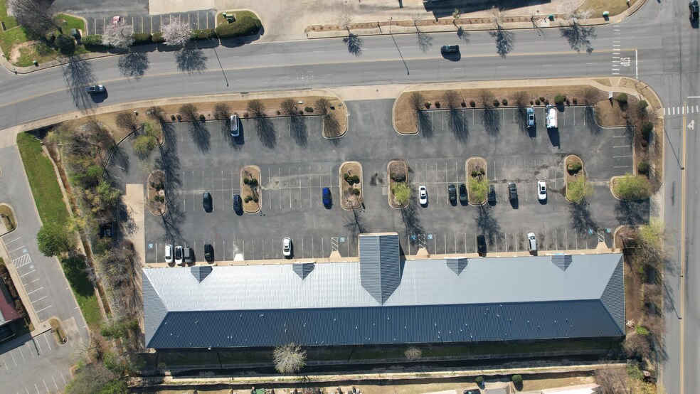 More Photos Of 2001 Club Manor Dr, Maumelle Unknown For Lease