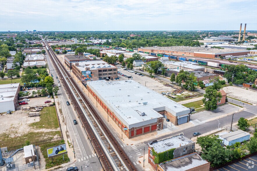 More Photos Of 4300 W Lake St, Chicago Warehouse For Lease
