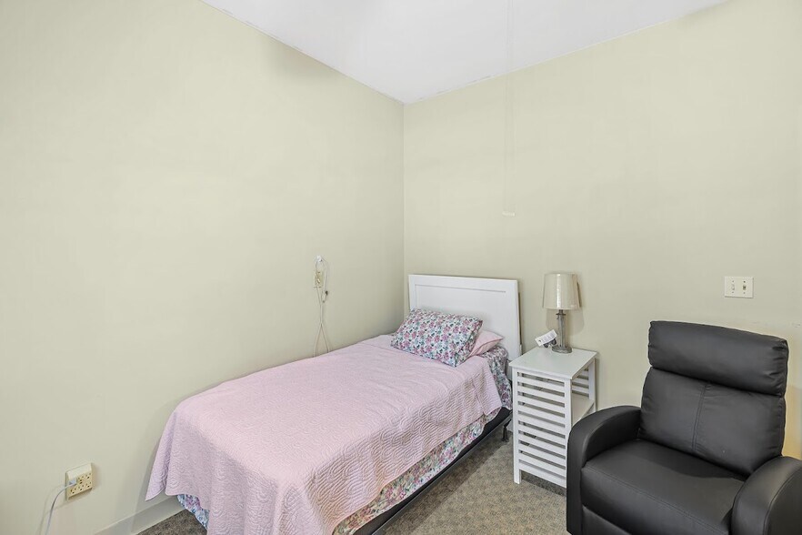 More Photos Of 100 W Lake Professional Park, Geneva Assisted Living For Sale