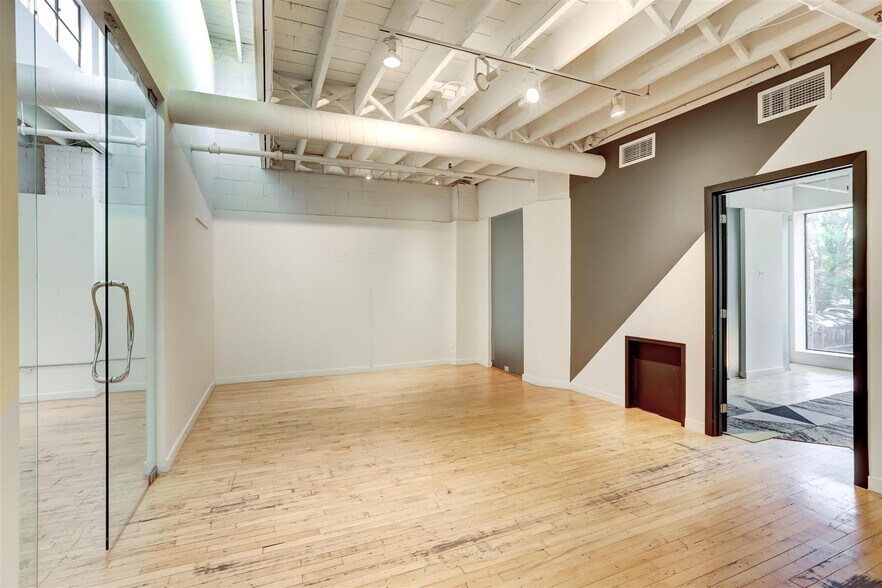More Photos Of 170 Bedford Rd, Toronto Office For Lease