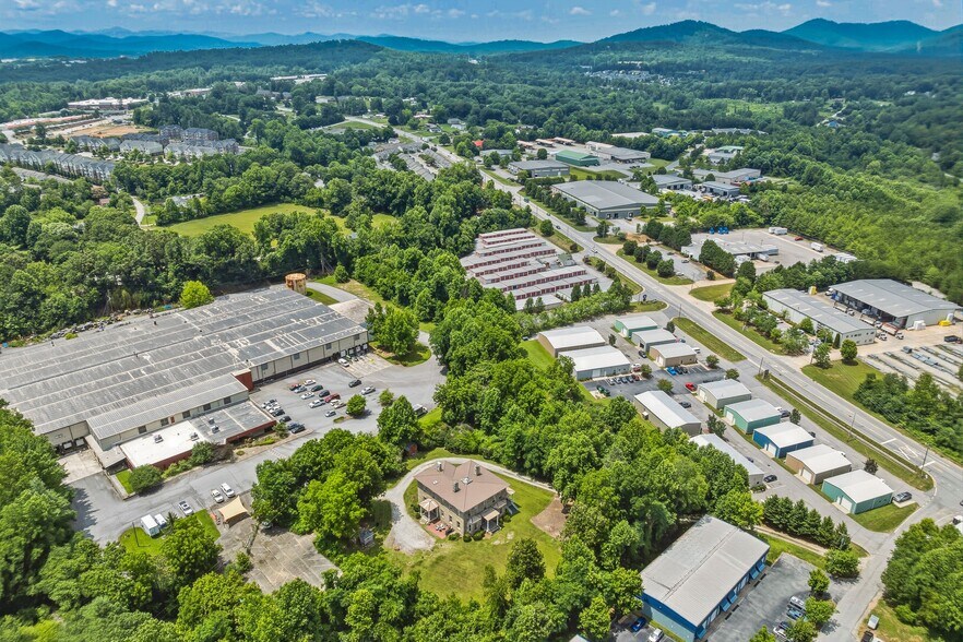 More Photos Of 31 Meadows Blake House Ln, Fletcher Medical For Sale