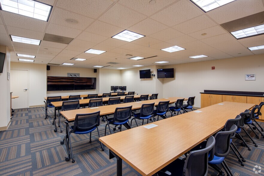 More Photos Of 1 DuPont Cir NW, Washington Coworking Space