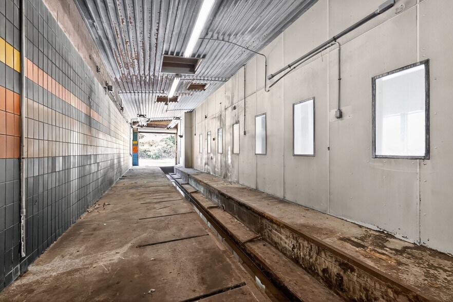 More Photos Of 514 E King Rd, Malvern Storefront Retail Office For Sale