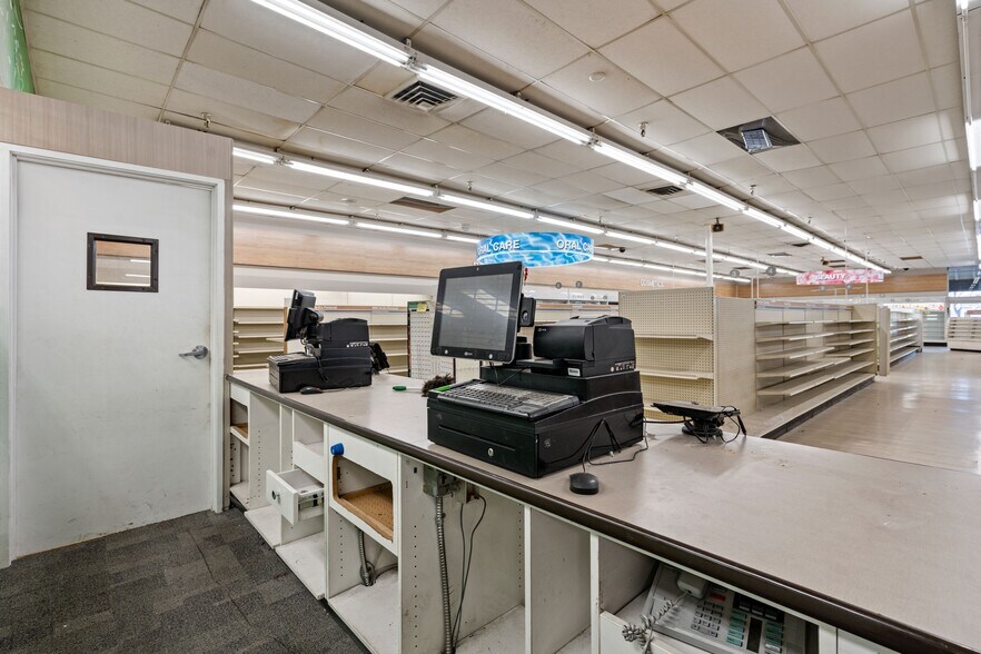 More Photos Of 1701 Airline Hwy, Hollister Freestanding For Lease