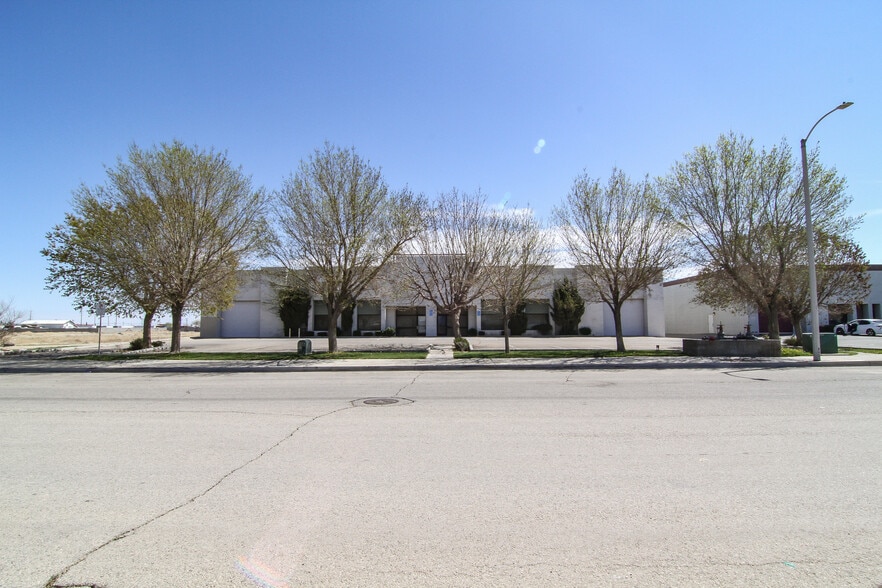 More Photos Of 45440 Trevor Ave, Lancaster Warehouse For Sale