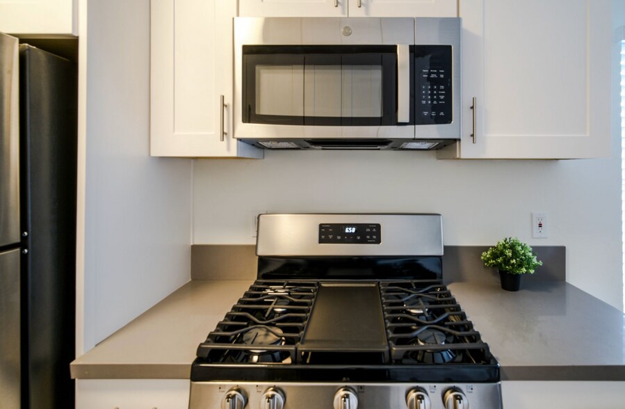 More Photos Of 5331 Cahuenga Blvd, North Hollywood Apartments For Sale