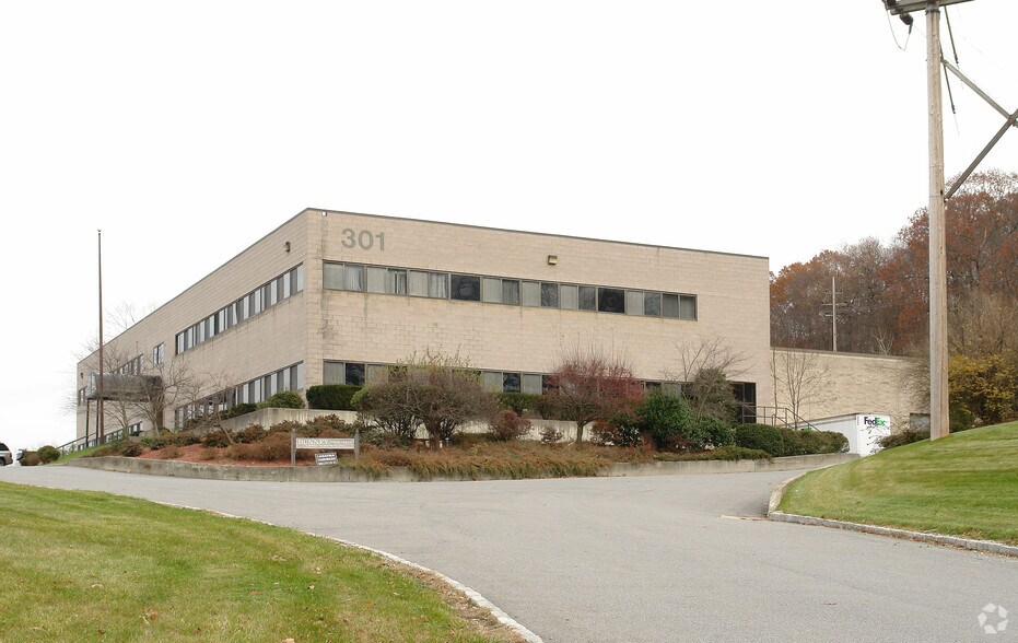 More Photos Of 301 Fields Ln, Brewster Village Research And Development For Lease