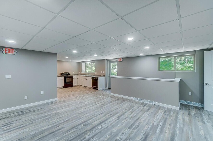 909 Lewis Center Rd, Lewis Center, OH 43035 Office Residential For