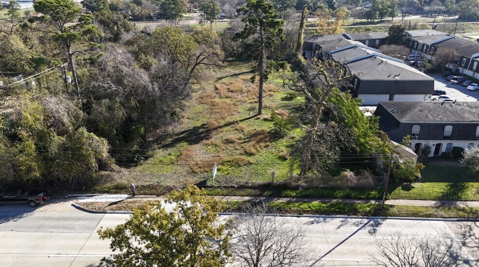 More Photos Of 2818 W TC Jester Blvd, Houston Land For Sale
