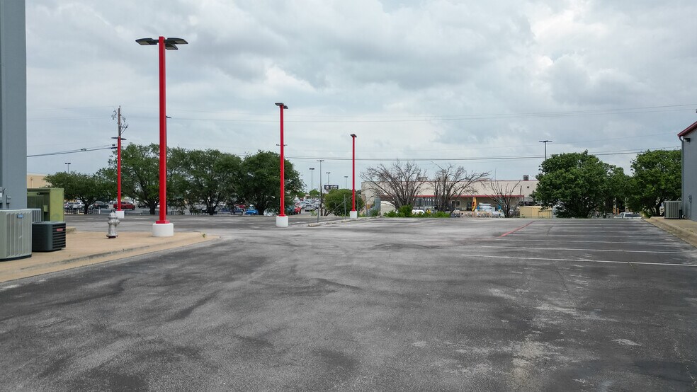 More Photos Of 1902 E Central Texas Expy, Killeen Auto Dealership For Lease