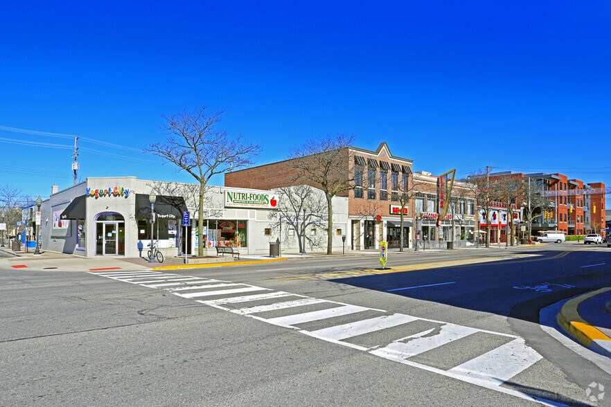 More Photos Of 100 S Main St, Royal Oak Restaurant For Lease