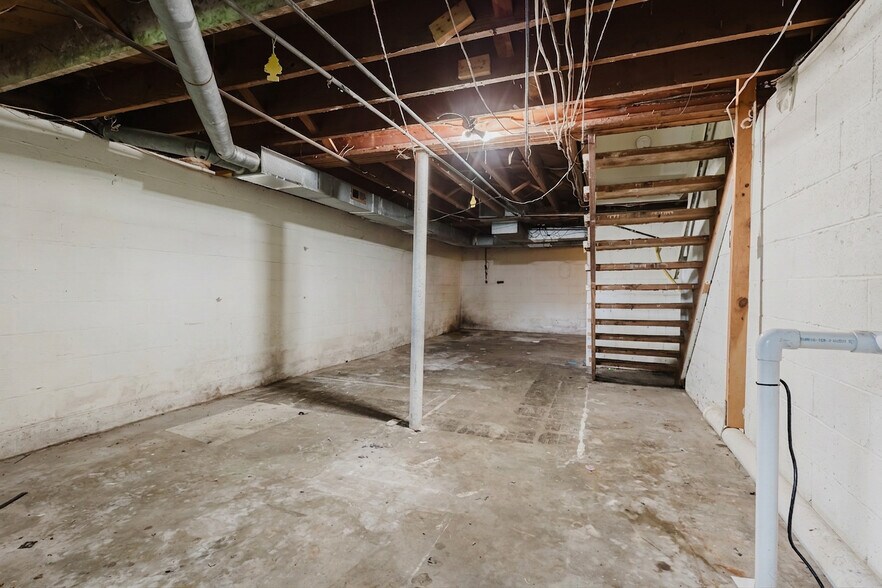 More Photos Of , Lexington Specialty For Sale