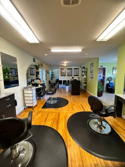Primary Photo Of 816 Brooklyn Ave, Hendersonville Storefront Retail Office For Lease