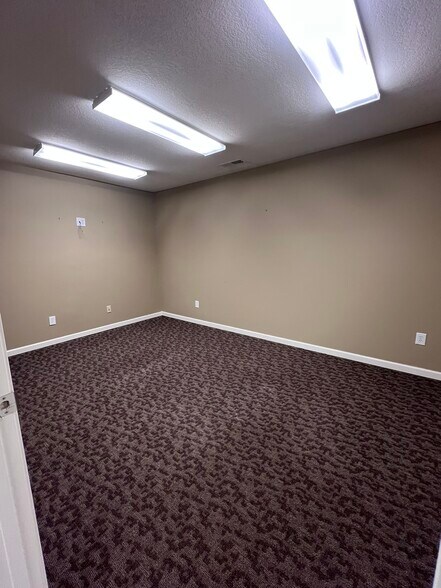 More Photos Of 4911-4915 Illinois Rd, Fort Wayne Office For Lease
